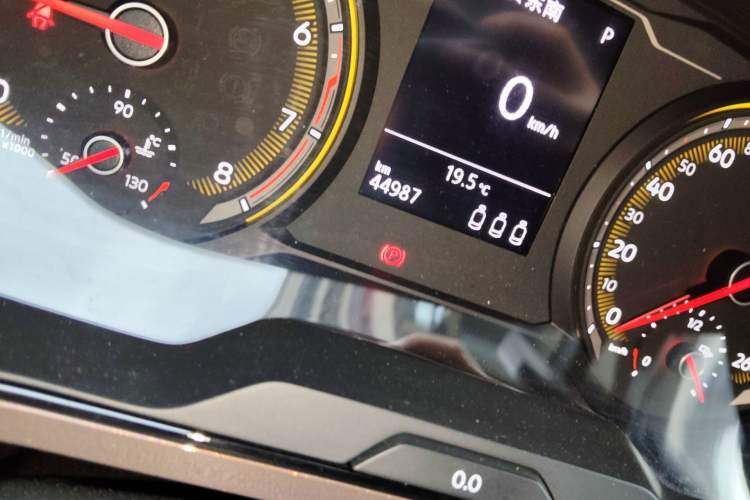 Used Volkswagen Tharu 2020 280TSI Two-Wheel Drive Luxury Plus Version China VI Standard Odometer Close Up