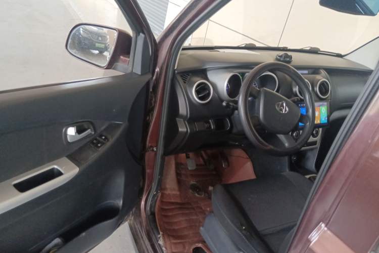 Used CHANGAN KAICHENG Ounuo S 2014 1.5L Base Version

