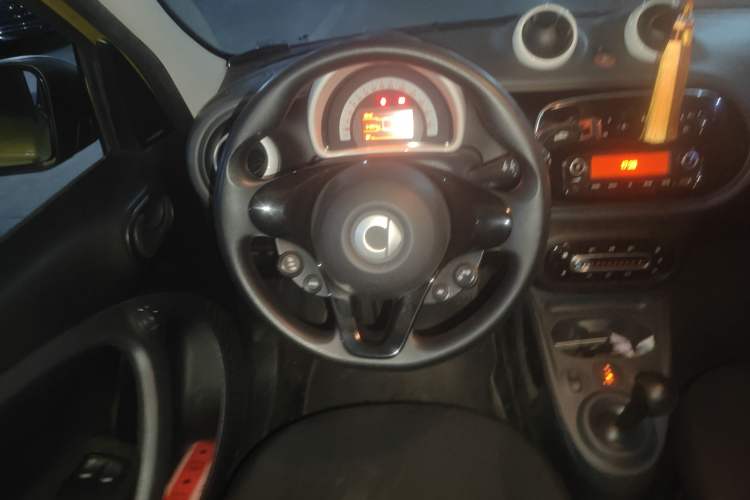 Used smart forfour 2018 1.0L 52 kW Dynamic Edition