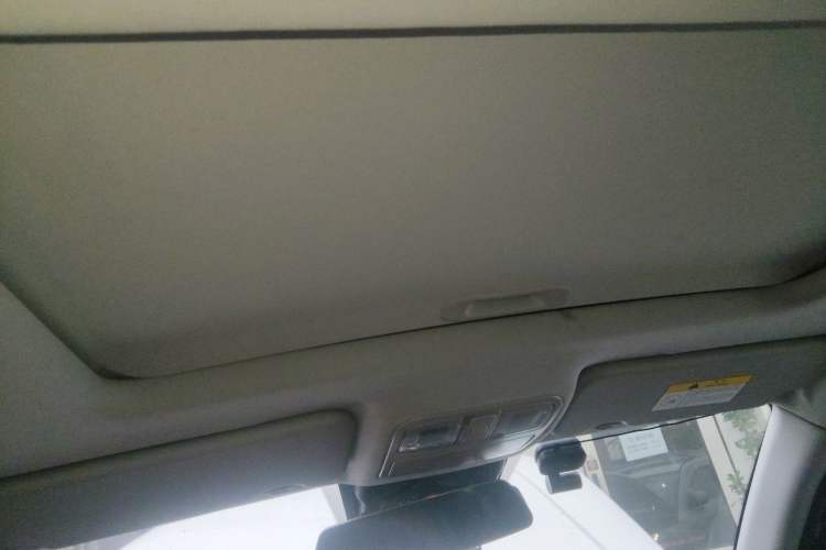 Used CHANGAN OSHAN CX70 2017 CX70T 1.5T Automatic Zunqing Edition Headliner