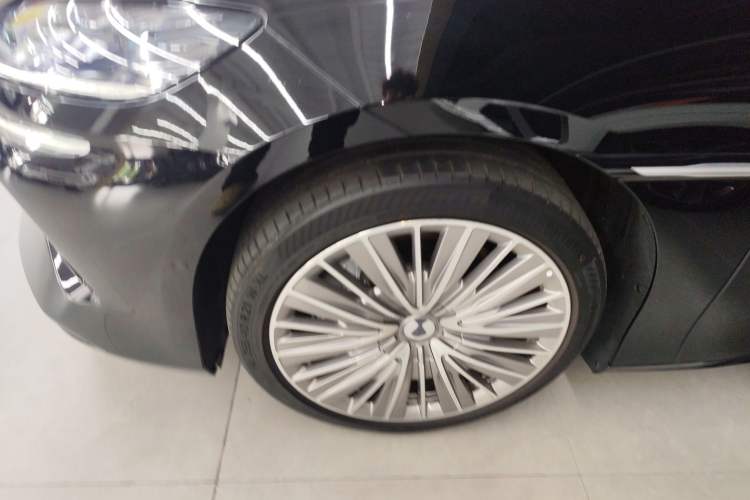 Used Denza Z9 2024 1100 km All-Wheel-Drive Ultra Version