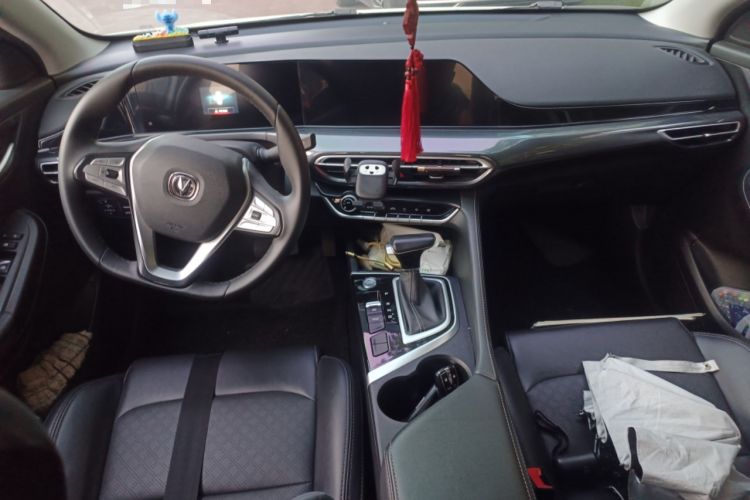 Used CHANGAN Eado 2020 PLUS Blue Whale NE 1.4T GDI DCT Prestige Model Center Console