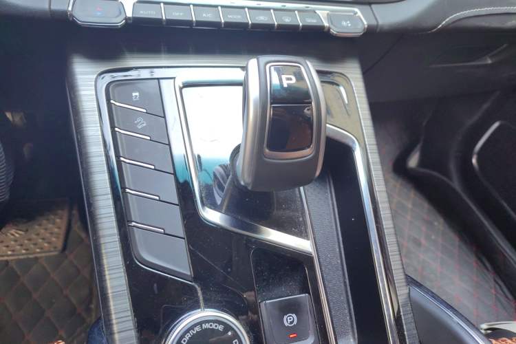 Used Geely Auto Emgrand X7 Sport 2020 1.5TD Automatic Smart Connect PRO Gear Lever