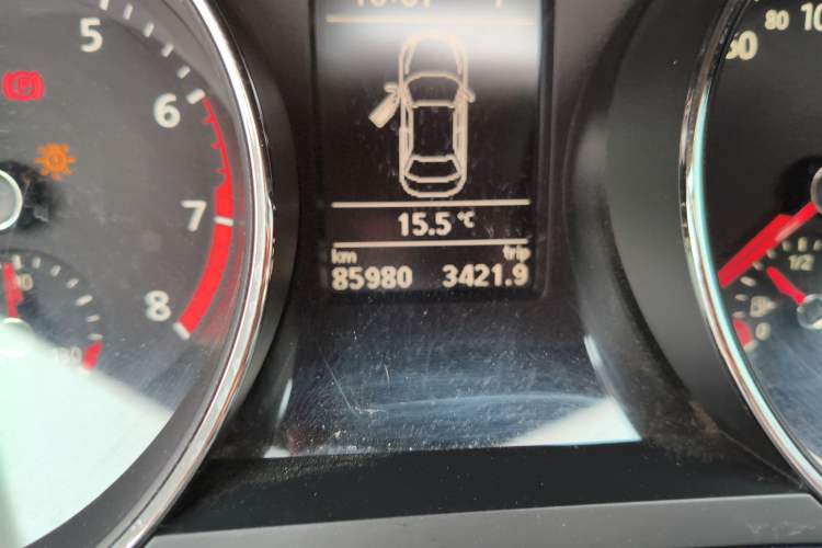 Used Volkswagen Sagitar 2015 230TSI Automatic Luxury Model
