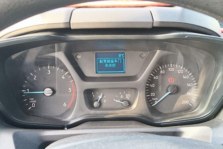 Used Ford Transit 2019 2.0T Diesel Van Mid-Chassis Mid-Roof 3-Seater China VI Standard
