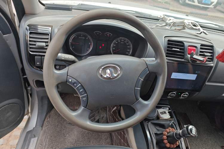 Used Great Wall Wingle 5 2013 2.0T European Version Two-Wheel Drive Elite Edition 6MT Compact Double-Cab GW4D20B
