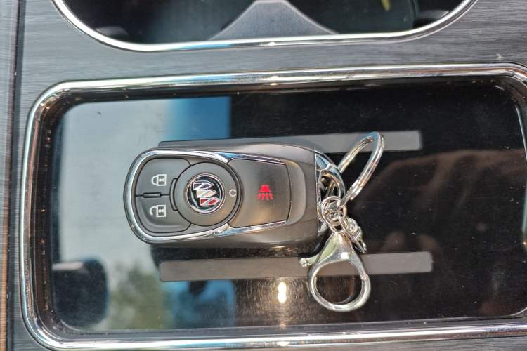 Used Buick GL8 2022 Land Cruiser Executive Class 652T Comfort Model