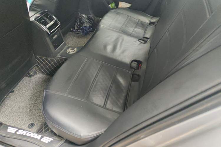 Used Skoda Superb 2018 TSI280 DSG Comfort Edition China V Standard Left Rear Seat