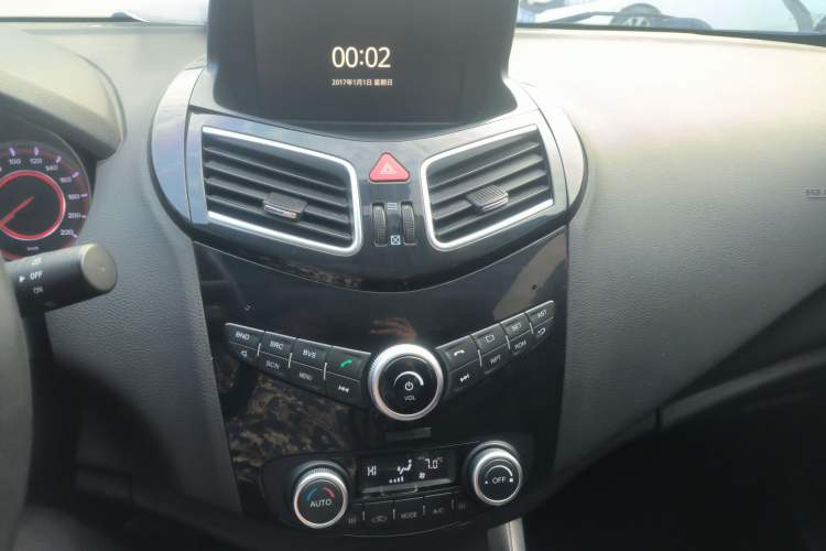 Used Haima S5 2018 1.5T CVT Luxury Model Audio And AC Panel