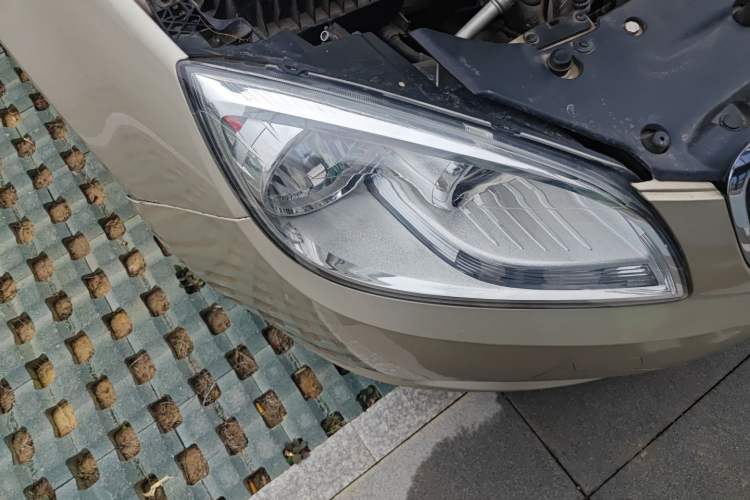 Used Buick GT 2013 GT 1.6L Automatic Comfort Edition Right Front Headlight