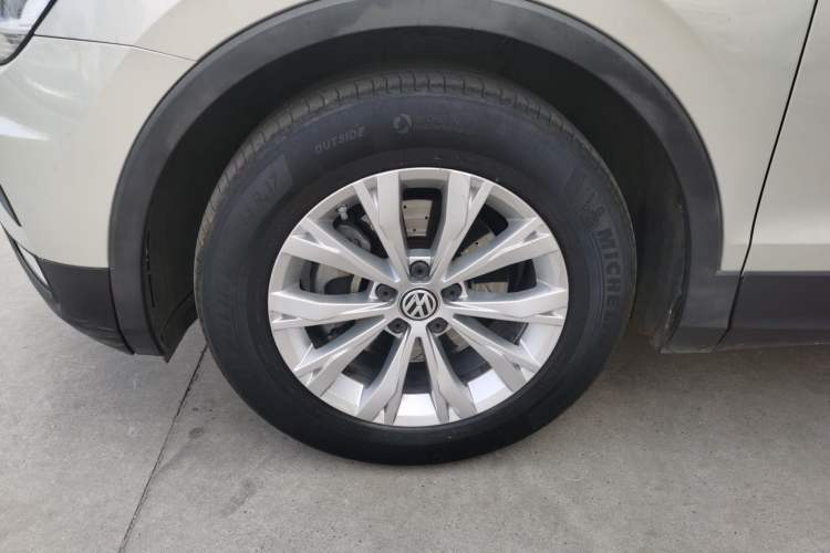 Used Volkswagen Tiguan L 2017 330TSI Automatic Two-Wheel Drive Luxury Edition