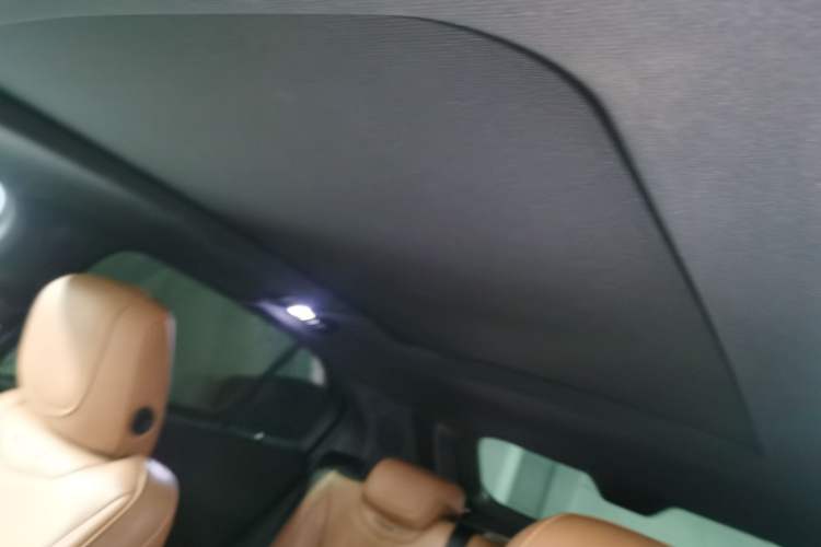 Used Cadillac XT4 2018 28T 4x4 Platinum Edition