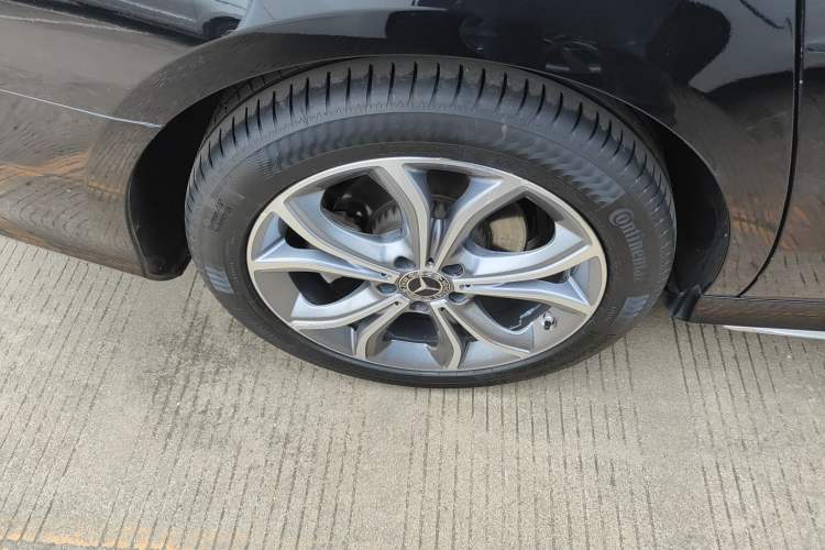 Used Mercedes-Benz E-Class 2020 E 300 L Sport Luxury Edition Right Rear Wheel Hub