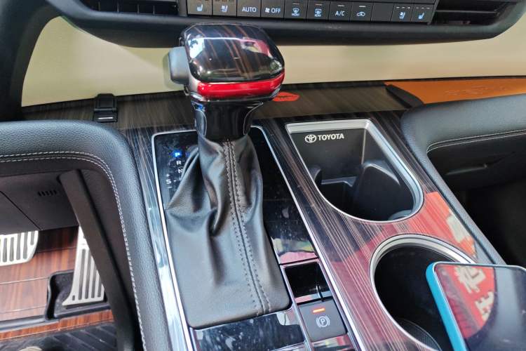 Used Toyota Sienna 2021 2.5L Hybrid Premium Edition
