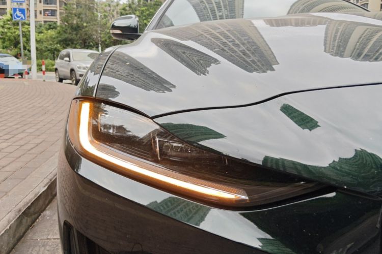 Used Jaguar XEL 2024 2.0T 250 PS R-DYNAMIC S Advanced Sport Edition Right Front Headlight