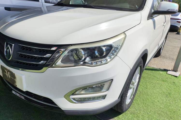 Used Baojun 560 2015 1.8L manual Comfort trim level Left Front Headlight