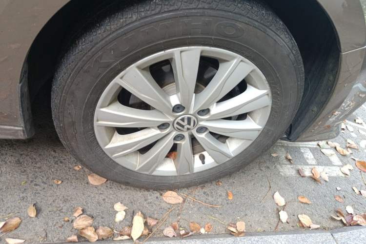 Used Volkswagen Sagitar 2015 1.6L Manual Comfort Model