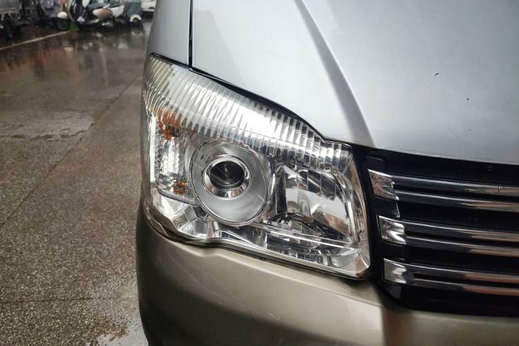 Used FORTHING Lingzhi 2013 M5 Q3 2.0L 7-seat Long-wheelbase Luxury Model