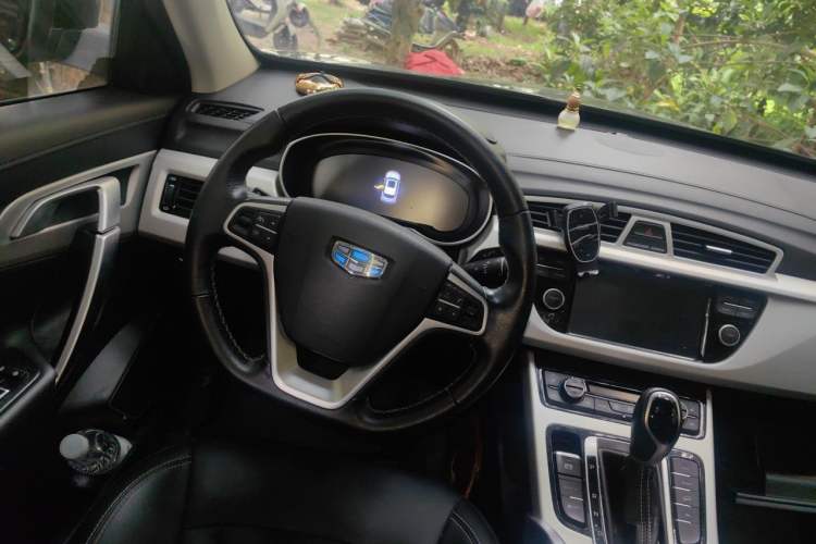 Used Geely Auto Emgrand X7 Sport 2018 1.8TD Automatic Two-Wheel Drive Smart Connect 4G Internet Edition
