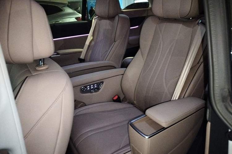 Used XPeng X9 2025 740 Ultra-Long Range Max