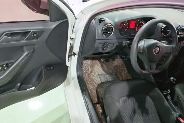 Used Volkswagen Jetta 2017 1.4L Manual Fashion Edition