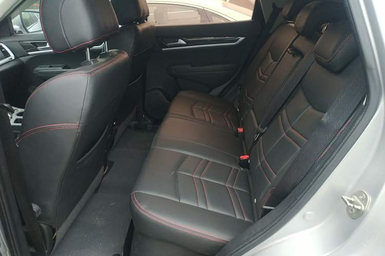 Used Dongfeng Aeolus AX7 2016 2.0L Automatic Zhiyi Trim