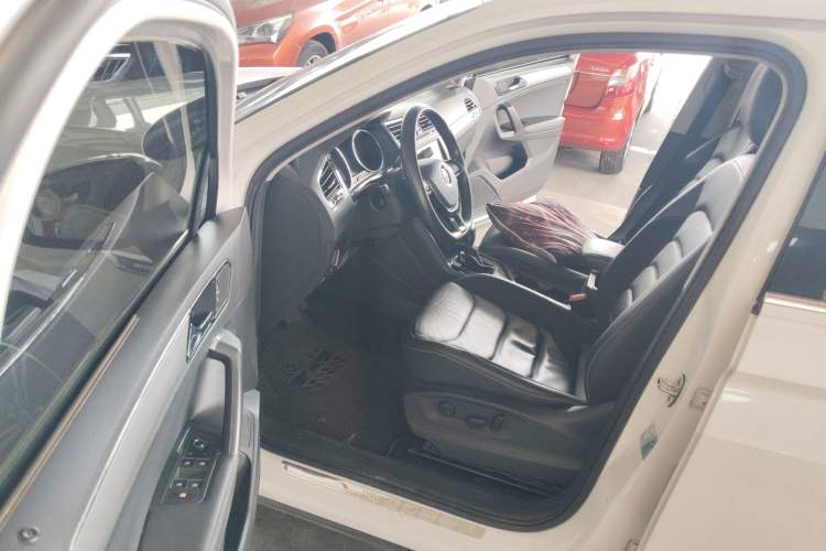 Used Volkswagen Tiguan L 2018 380TSI Automatic All-Wheel Drive Luxury Edition Driver Seat