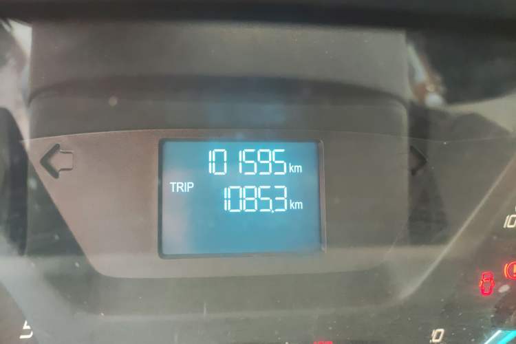 Used Ford Transit 2020 2.0T Diesel Multi-Function Commercial Vehicle Mid-Chassis Low-Roof Design with Dual Rear Doors Emission Standard China V
