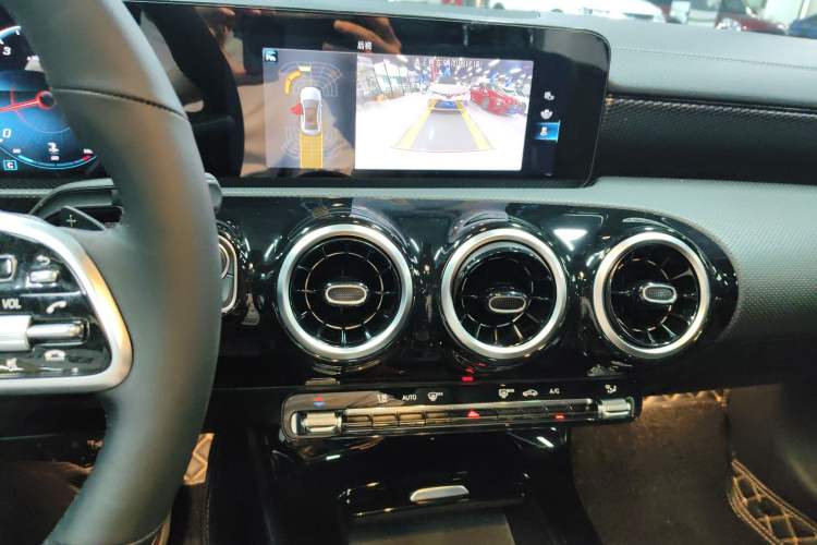 Used Mercedes-Benz A-Class 2022 Restyled A 200 L Sport Sedan Fashion Version Audio And AC Panel