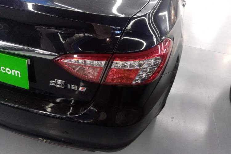 Used Luxgen 5 2013 1.8T Automatic Prestige Model