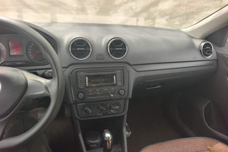 Used Volkswagen Jetta 2019 Dream Edition 1.5L Automatic Fashionable Version Audio And AC Panel