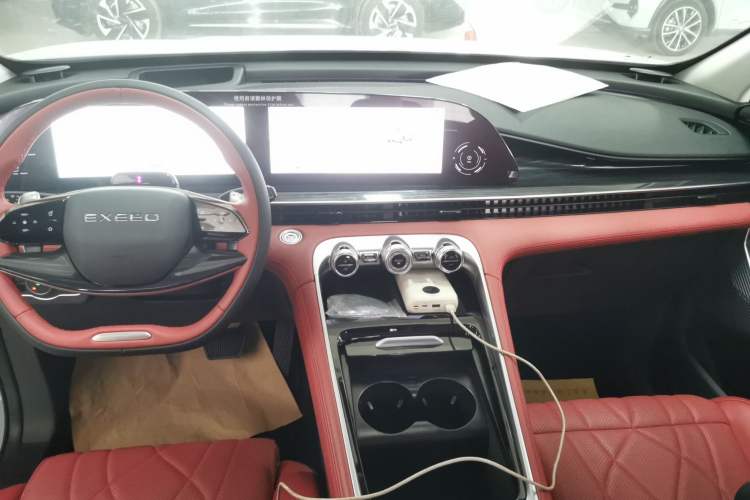 Used EXEED Stellar 2023 400T Two-Wheel Drive Comfort Flyfish Edition