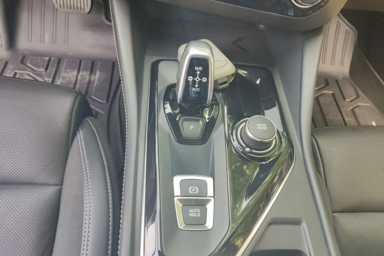 Used Lynk & Co 03 2022 1.5TD DCT JingPro Gear Lever