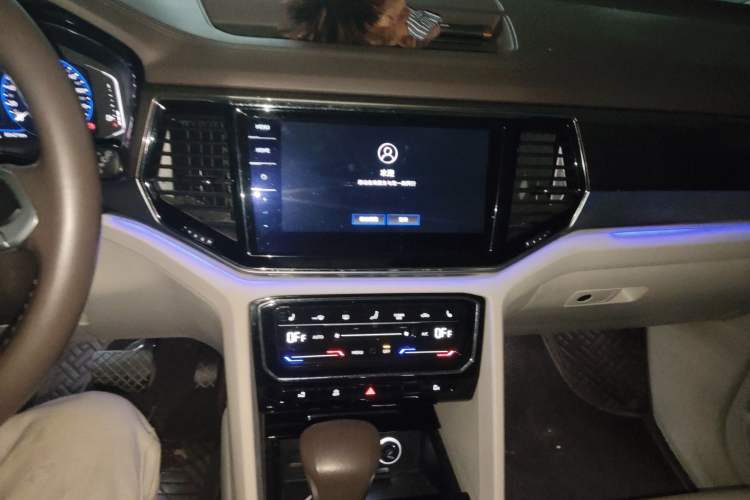 Used Volkswagen Viloran 2020 380TSI Prestige Edition Audio And AC Panel