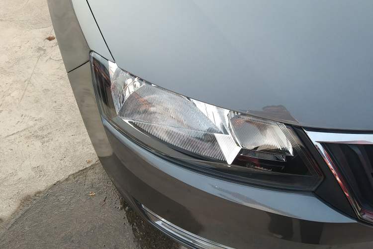 Used Skoda Rapid 2016 1.6L Manual Trend Edition Right Front Headlight