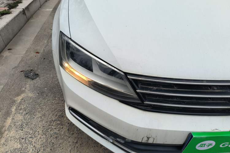 Used Volkswagen Sagitar 2015 1.6L Manual Comfort Model