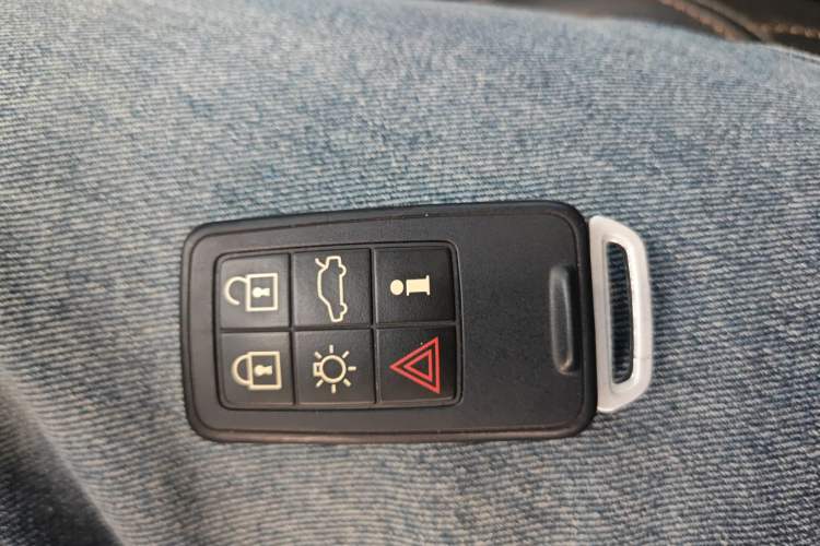 Used Volvo XC60 2015 T5 Smart Upgrade Model Vehicle Key