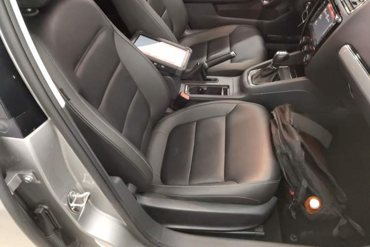 Used Volkswagen Sagitar 2015 230TSI Automatic Comfort Version