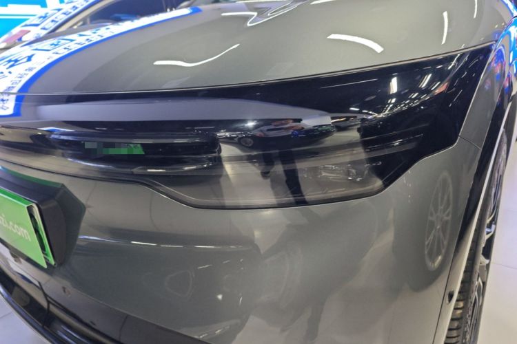 Used Zeekr 7X 2025 100 kWh Long-Range Rear-Wheel Drive with Intelligent Driving Features