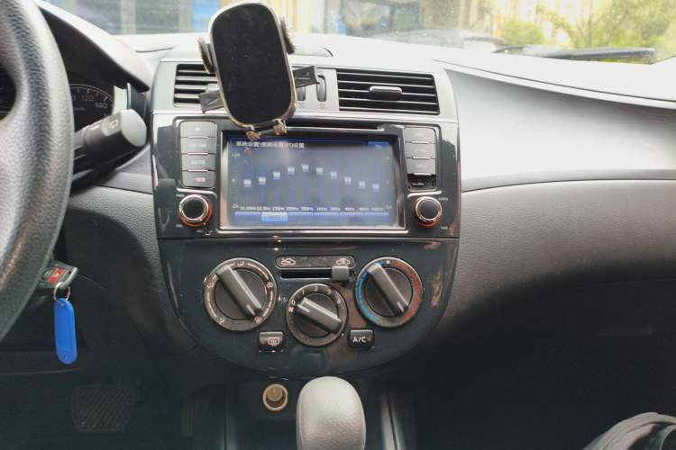 Used Nissan Tiida 2014 1.6L CVT Comfort Model Audio And AC Panel