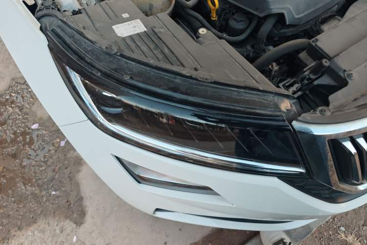 Used Skoda Kodiaq GT 2019 TSI330 Two-Wheel-Drive Luxury Edition China V Standard Right Front Headlight
