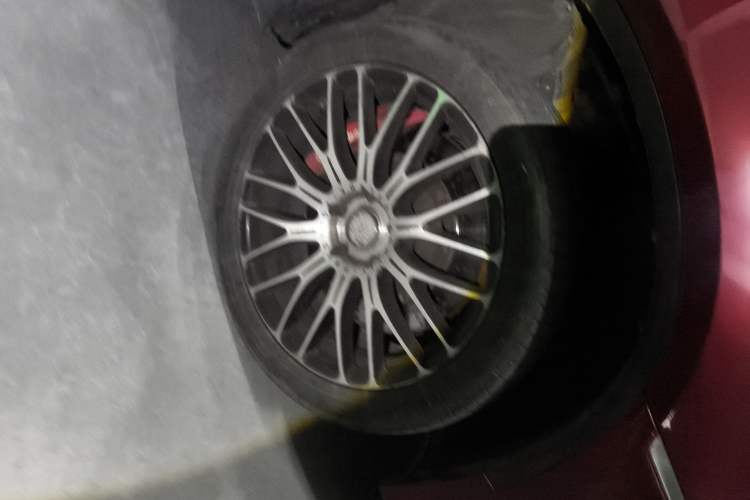 Used BMW X6 2011 xDrive35i Right Front Wheel Hub