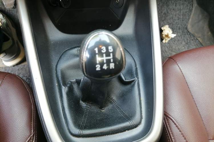 Used Ford Escort 2015 1.5L Manual Comfort Model Gear Lever