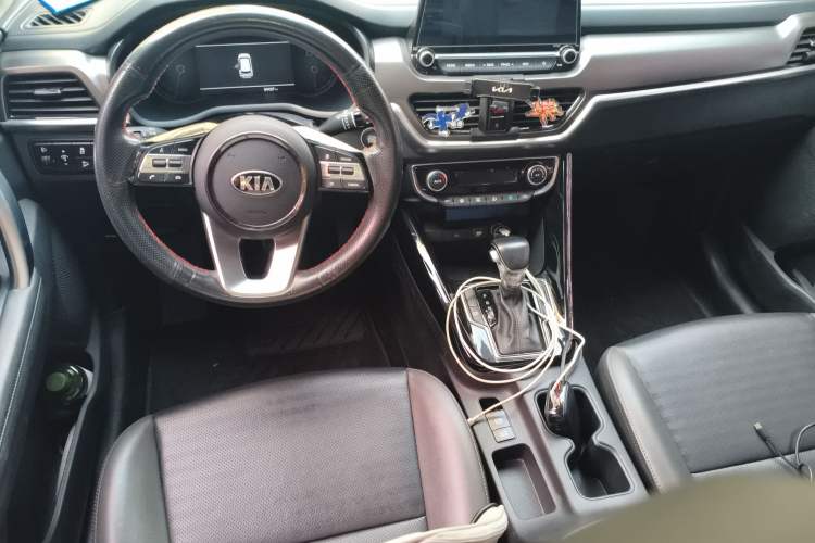 Used Kia Sportage R 2018 2.0L Automatic Smart Luxury Version China V Standard Center Console