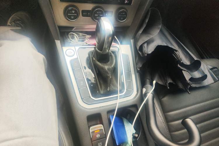 Used Volkswagen Variant 2017 380TSI Two-Wheel Drive Comfort Edition Gear Lever