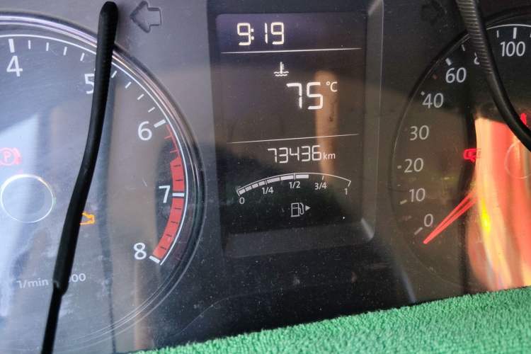 Used Volkswagen Lavida 2013 Revised Classic 1.6L Manual Fashion Edition Odometer Close Up