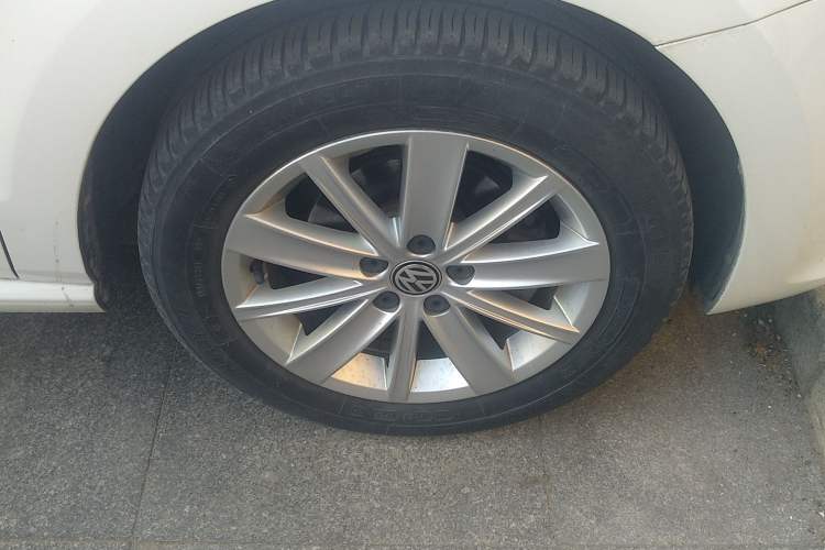 Used Volkswagen Polo 2014 1.6L Automatic Comfort Edition
