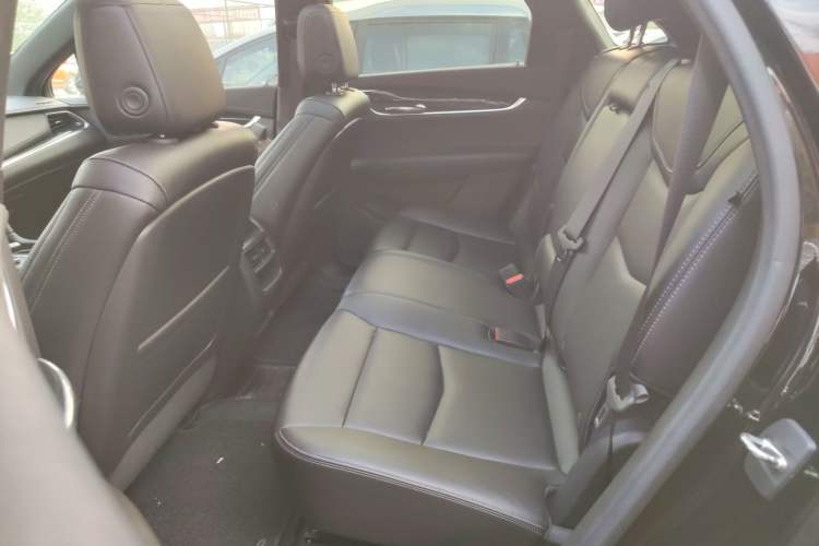 Used Cadillac XT5 2021 2.0T Two-Wheel Drive Luxury Version Left Rear Seat