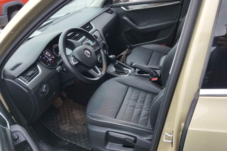 Used Skoda Octavia 2017 1.6L Automatic Smart Drive Edition
