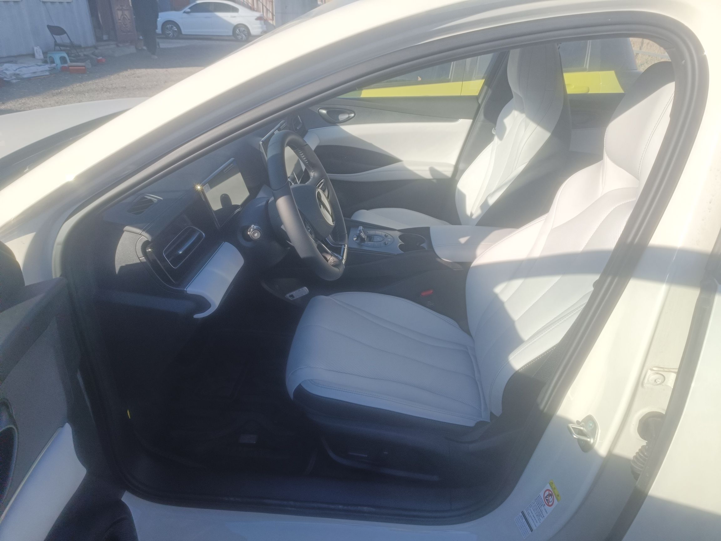 Переднее сиденье в автомобиле